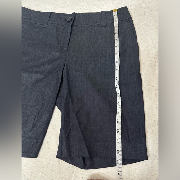 Ann Taylor Signature Shorts Womens Size 4 Dark Blue Lightweight Stretch Bermuda - Picture 6 of 7